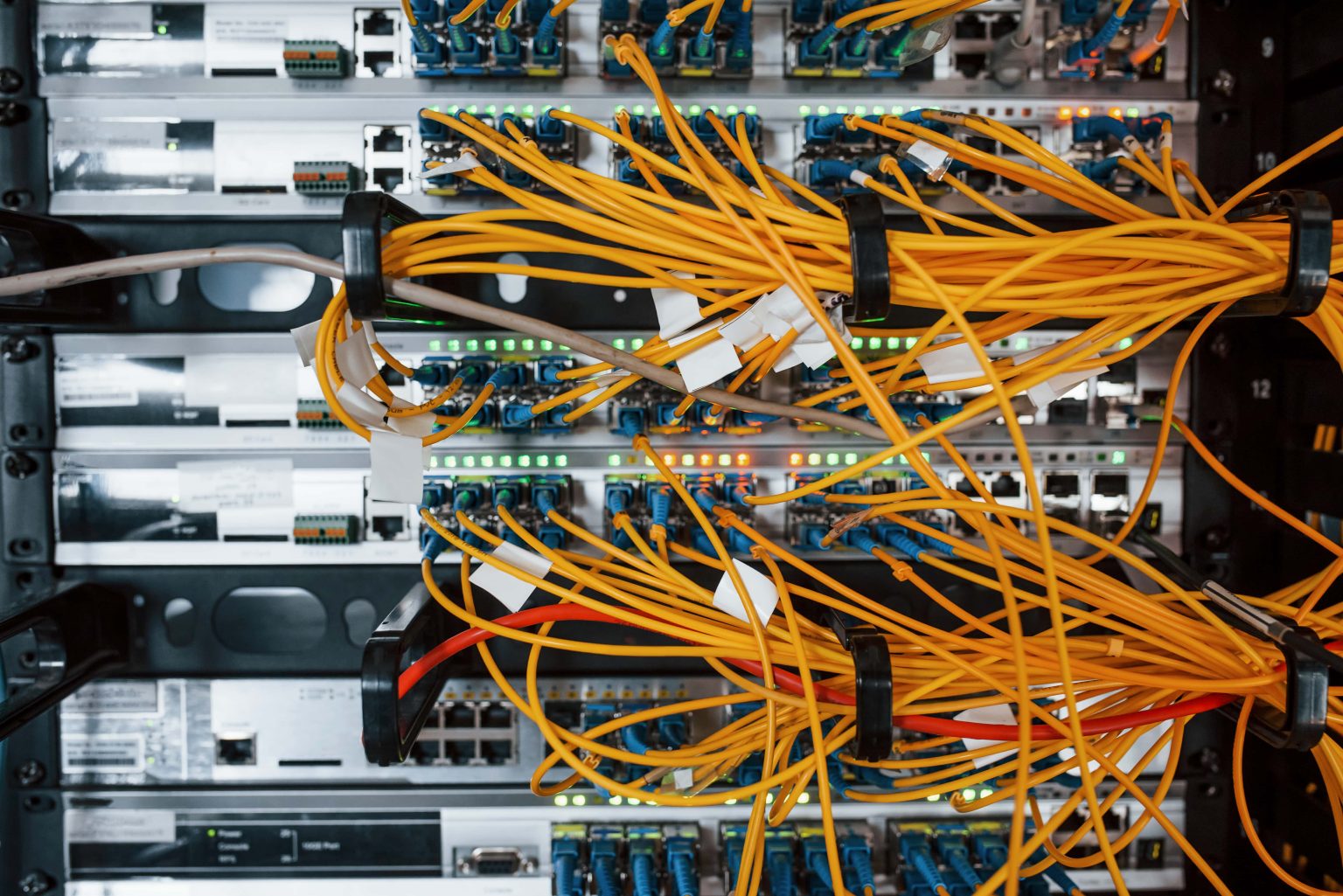 How to Choose Fiber Optic Patch Panels | Amerifiber